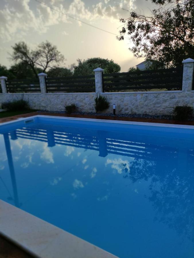 Apartment Karla Snb Lozovac Exterior foto