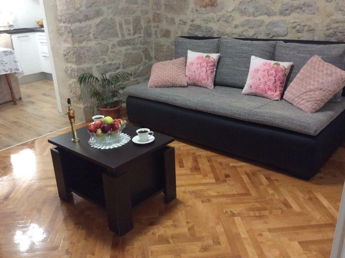 Apartment Karla Snb Lozovac Exterior foto