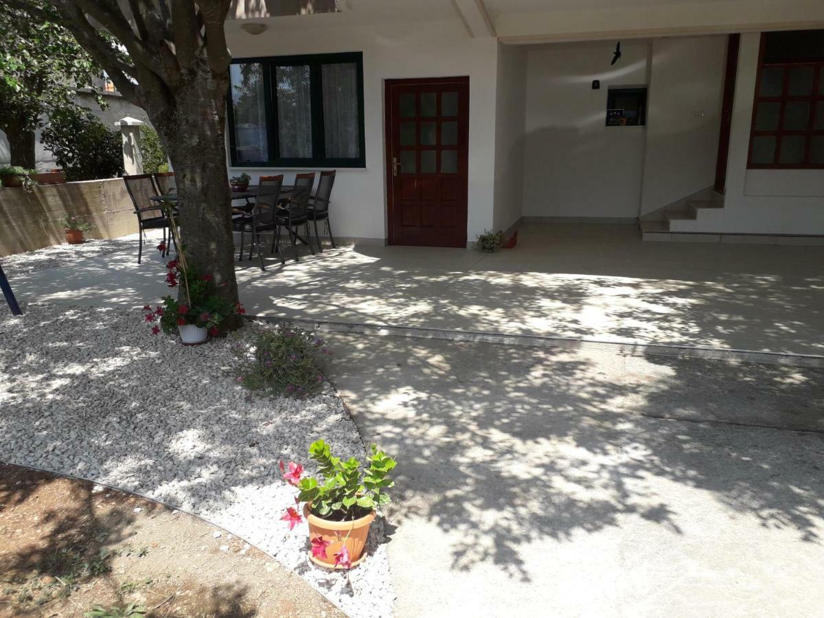 Apartment Karla Snb Lozovac Exterior foto